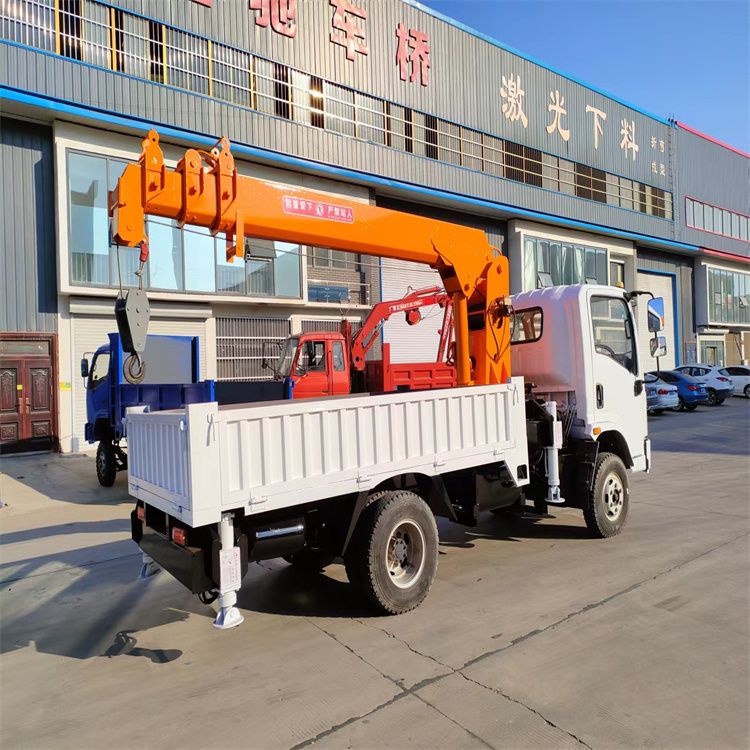 湖内区三轮随车吊定制 农用改装机自备吊中瑞长期出售